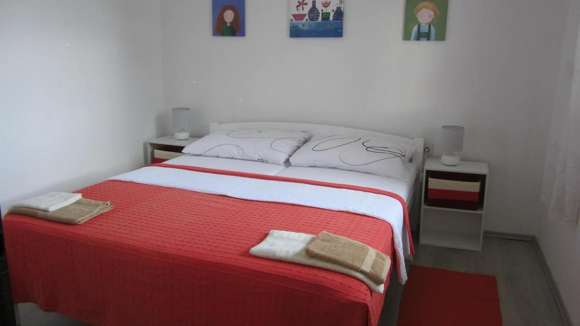 Ferienhaus Mit Ueberdachter Terrasse Und Meerblick Pakostane 0*,  Croatia